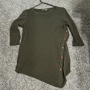 Women’s 3/4 sleeve green shirt